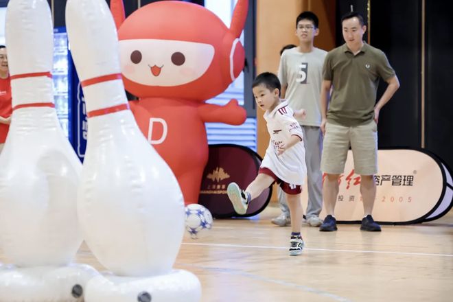 记者：特尔施特根接近永久转会加盟阿贾克斯
