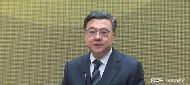 抛弃巨星！火箭握2000万补强，6大猎物吸睛，有两人比德罗赞更香