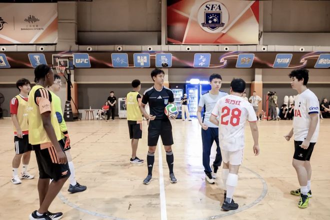 记者：特尔施特根接近永久转会加盟阿贾克斯