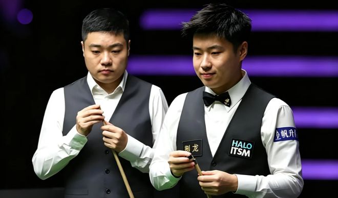 足球报：三镇确定邓卓翔下赛季继续带队，俱乐部不欠薪运营稳定