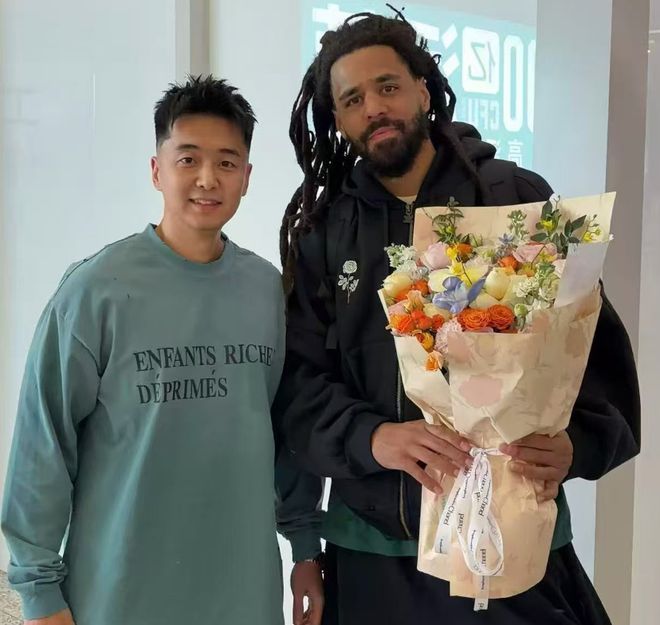 现身了！上海外援怀特塞德更新社媒：没有任何针对我的阻碍能得逞