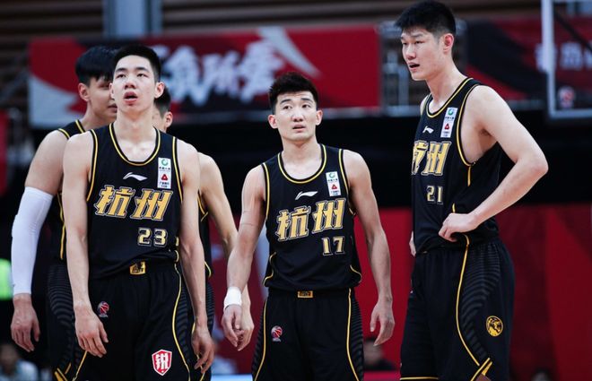 官方：青岛红狮签下厦门飞鹭前锋李宗儒